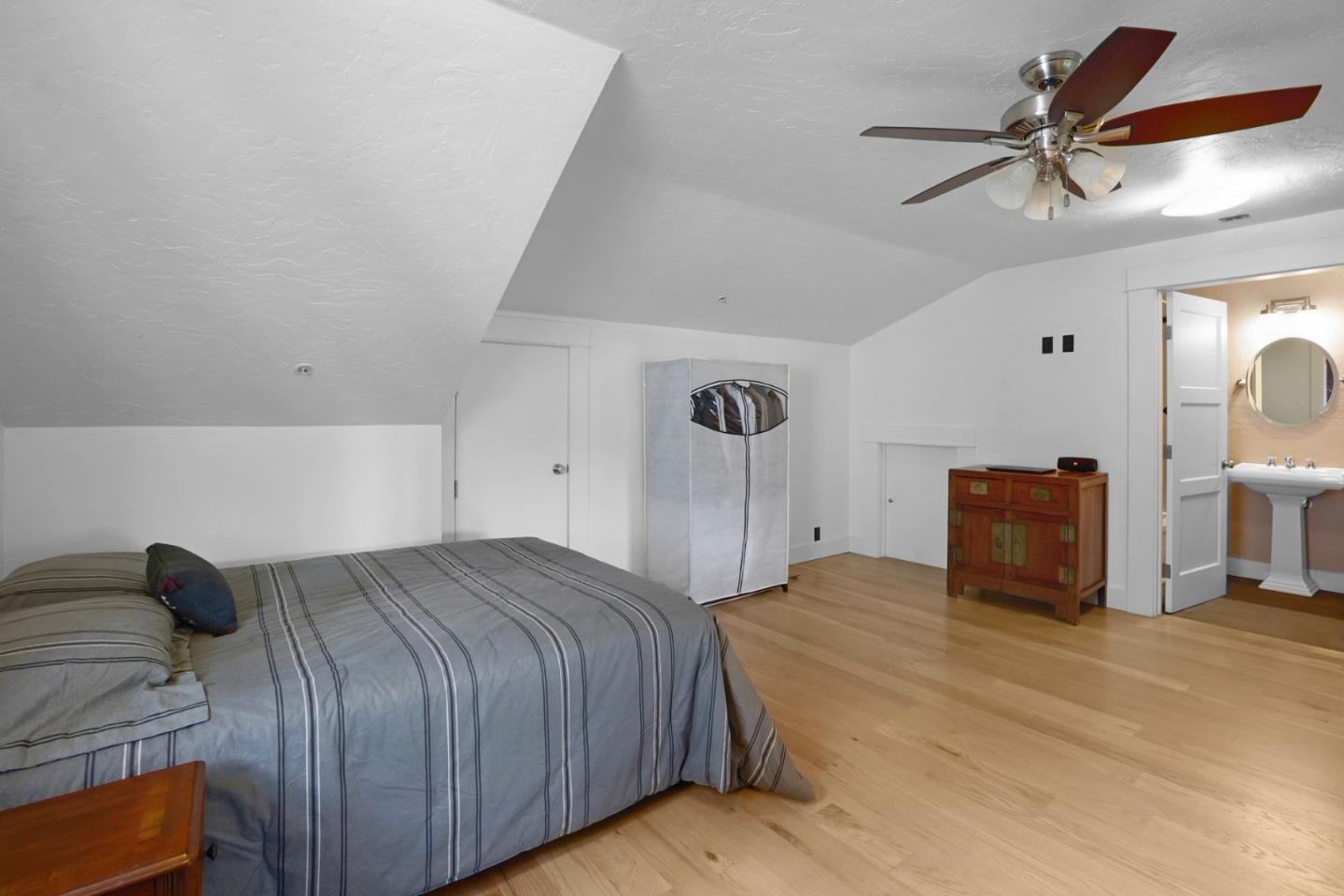 385 Miramar DR