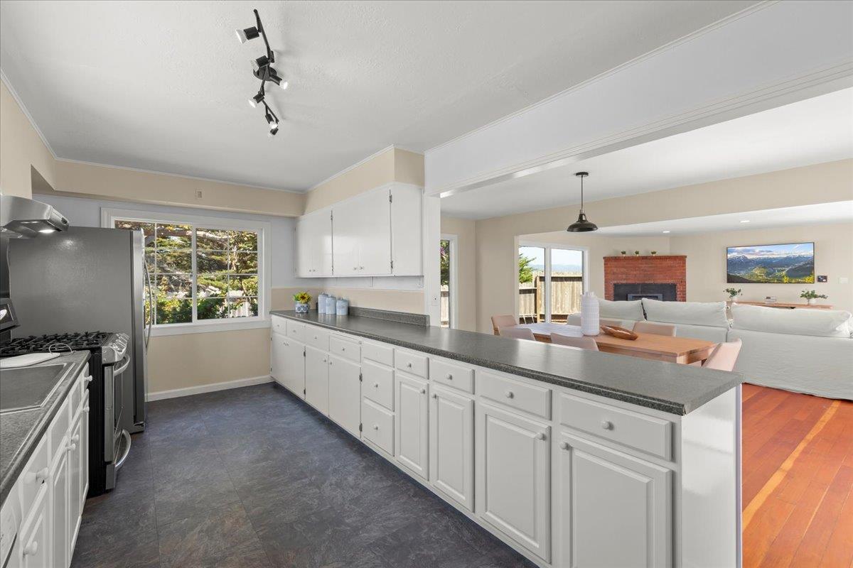 1263 Reservoir RD