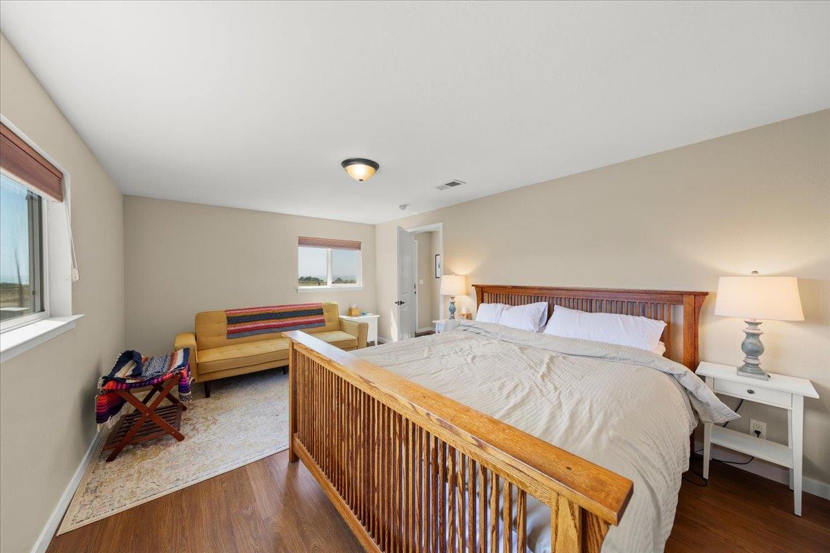 1263 Reservoir RD