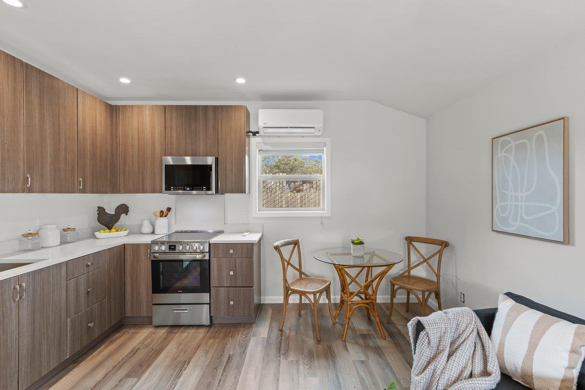 1568 Mizzen Lane
