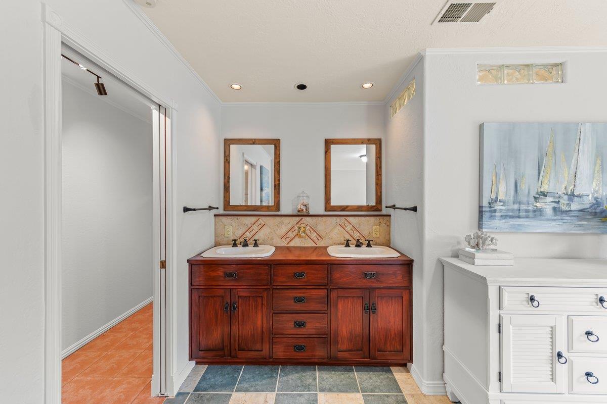 1568 Mizzen Lane