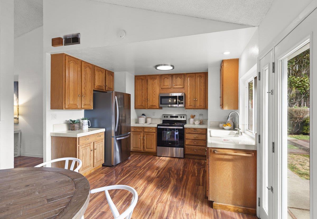 200 Coral Reef AVE