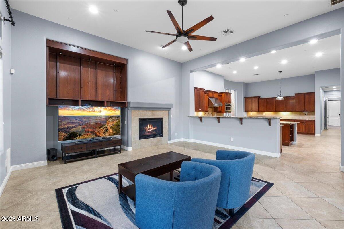 1545 W GAMBIT Trail