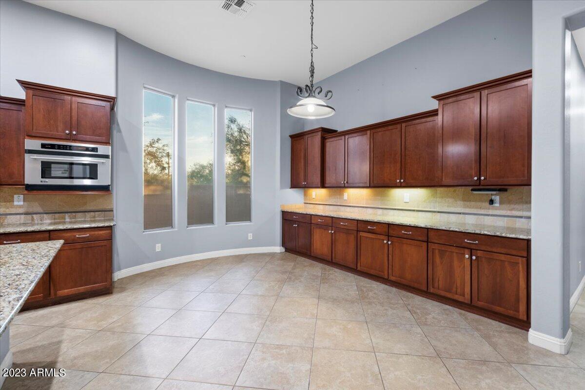 1545 W GAMBIT Trail