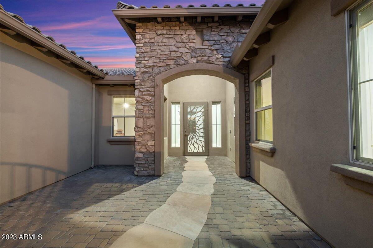 1545 W GAMBIT Trail