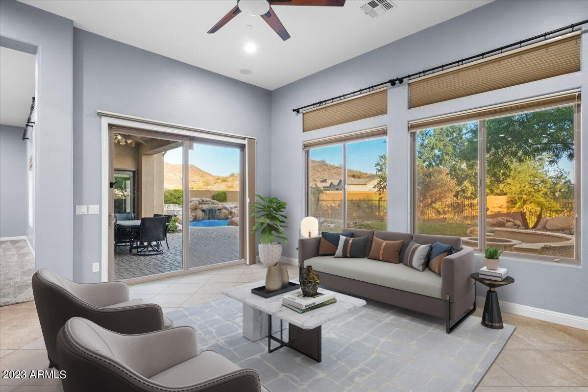 1545 W GAMBIT Trail
