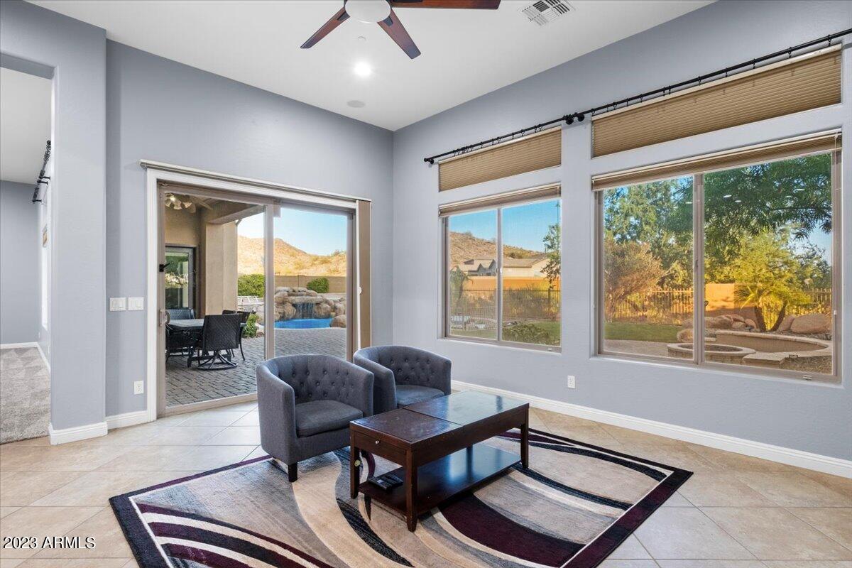 1545 W GAMBIT Trail
