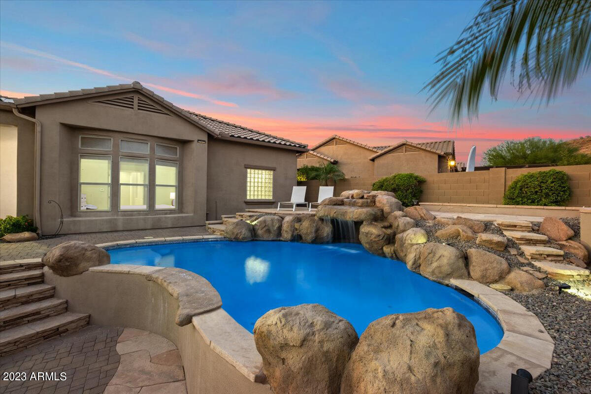 1545 W GAMBIT Trail