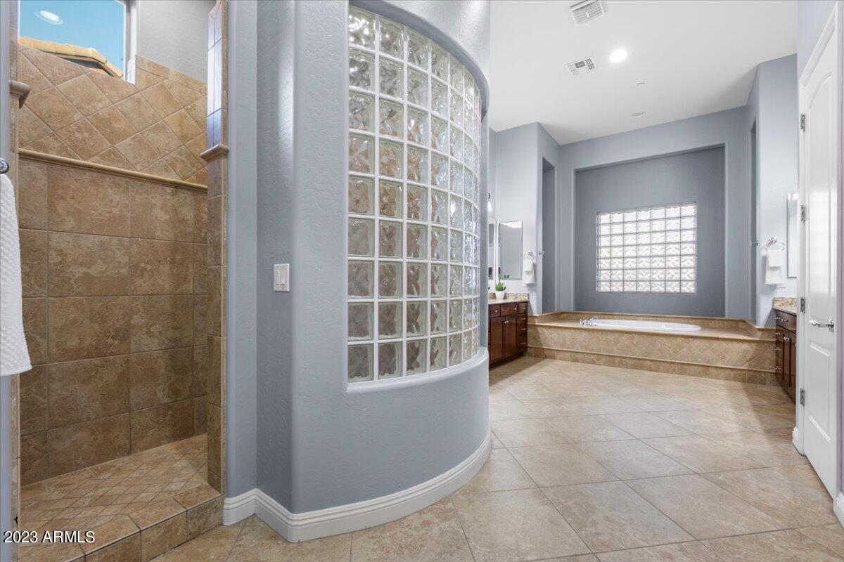1545 W GAMBIT Trail