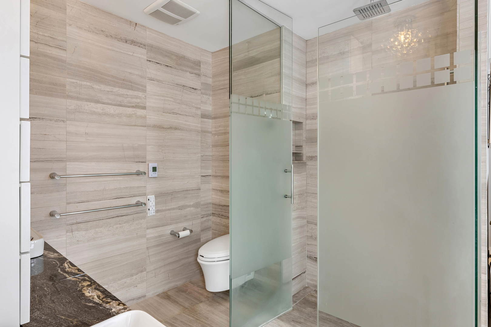 1925 Lake Avenue Unit: 211