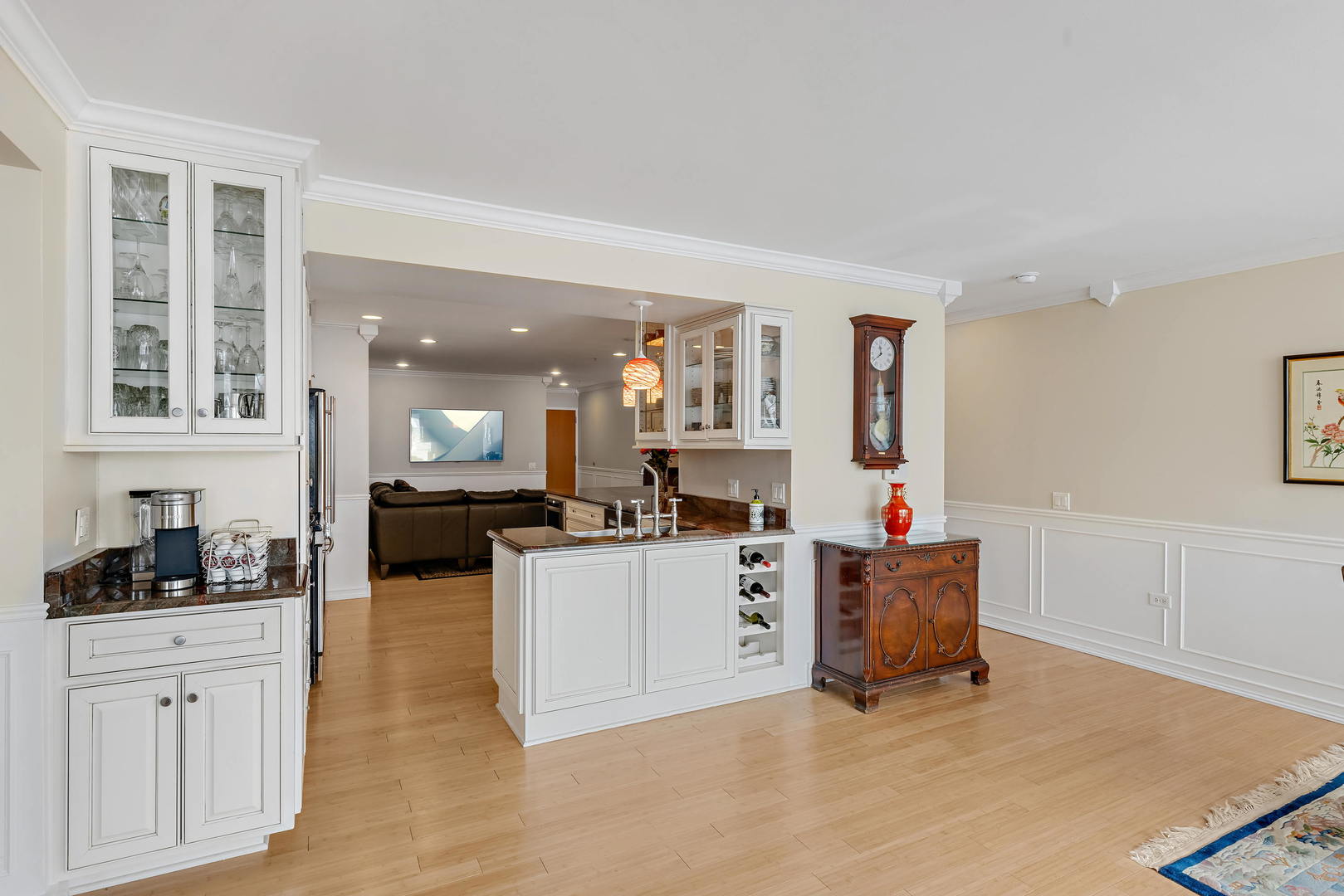 1925 Lake Avenue Unit: 211