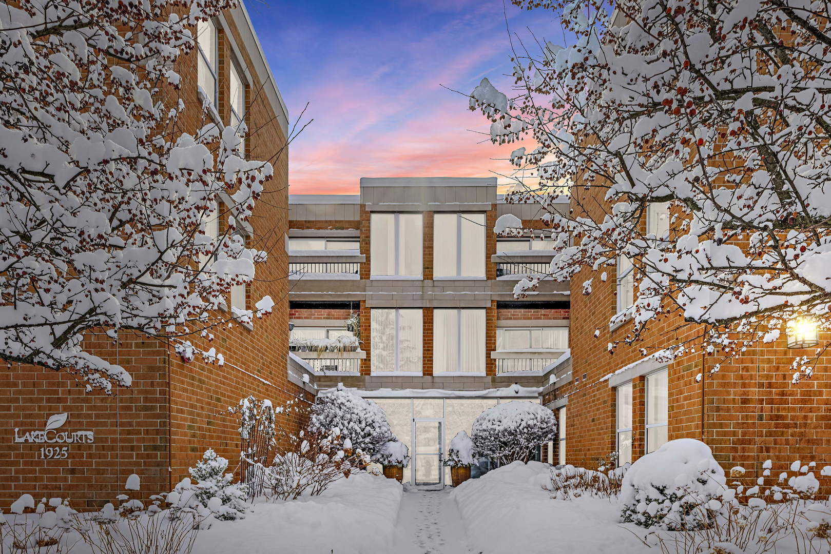 1925 Lake Avenue Unit: 211