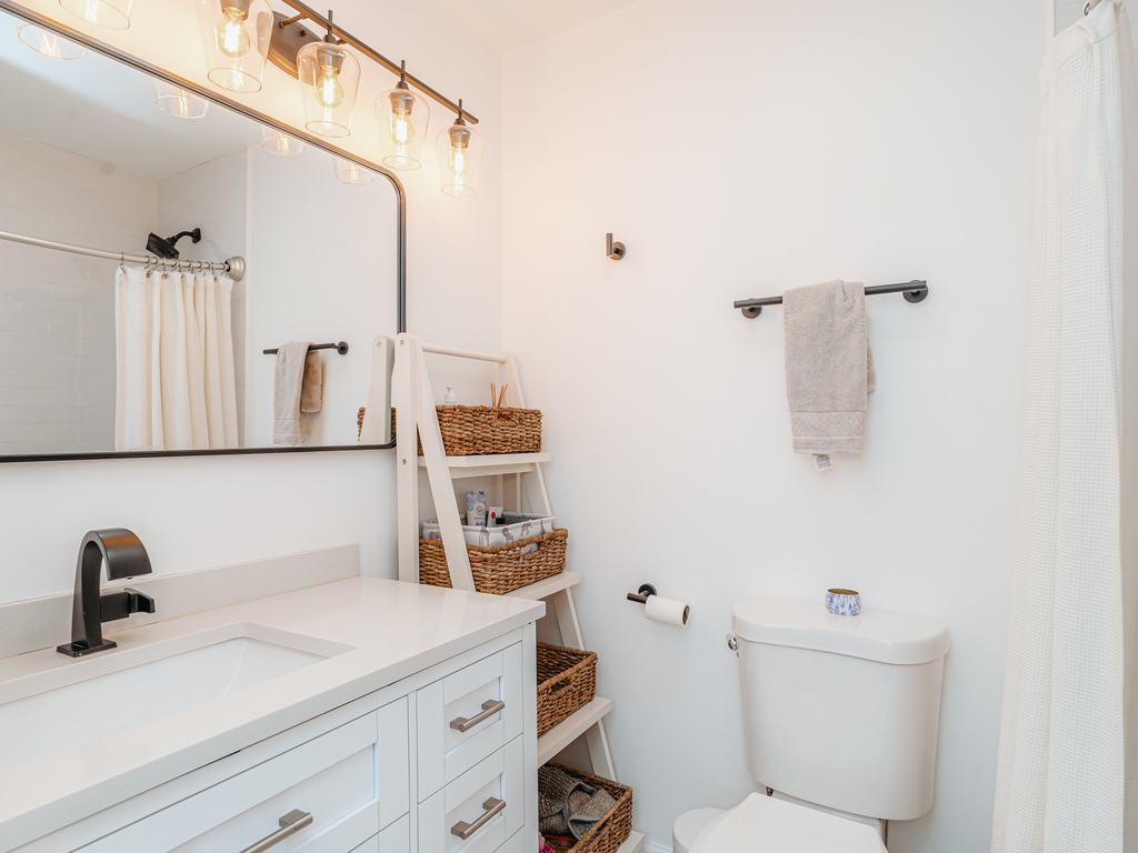 888 Forest Avenue Unit: 25