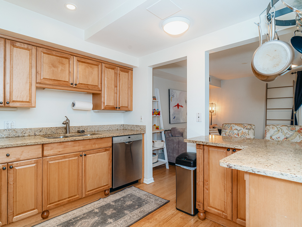 888 Forest Avenue Unit: 25