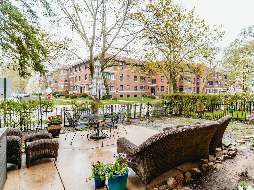 888 Forest Avenue Unit: 25