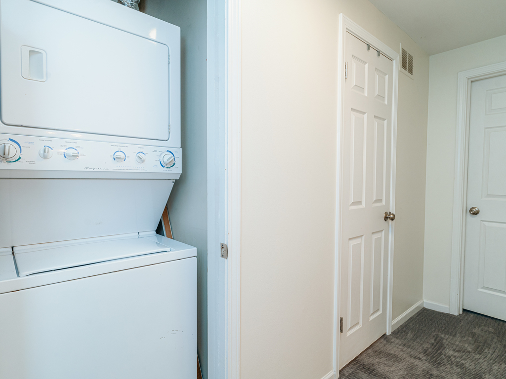 888 Forest Avenue Unit: 25