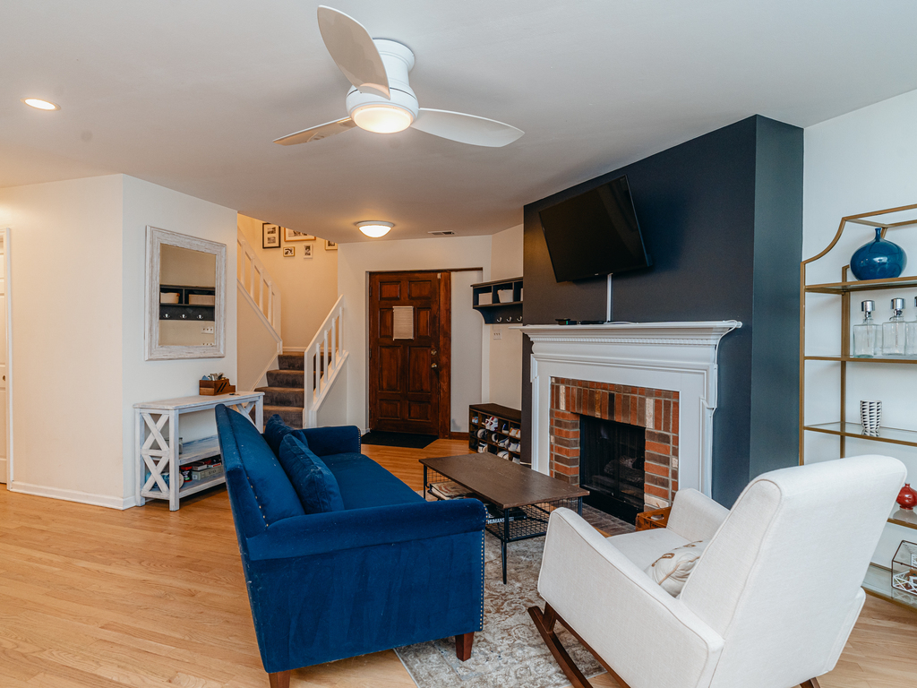 888 Forest Avenue Unit: 25