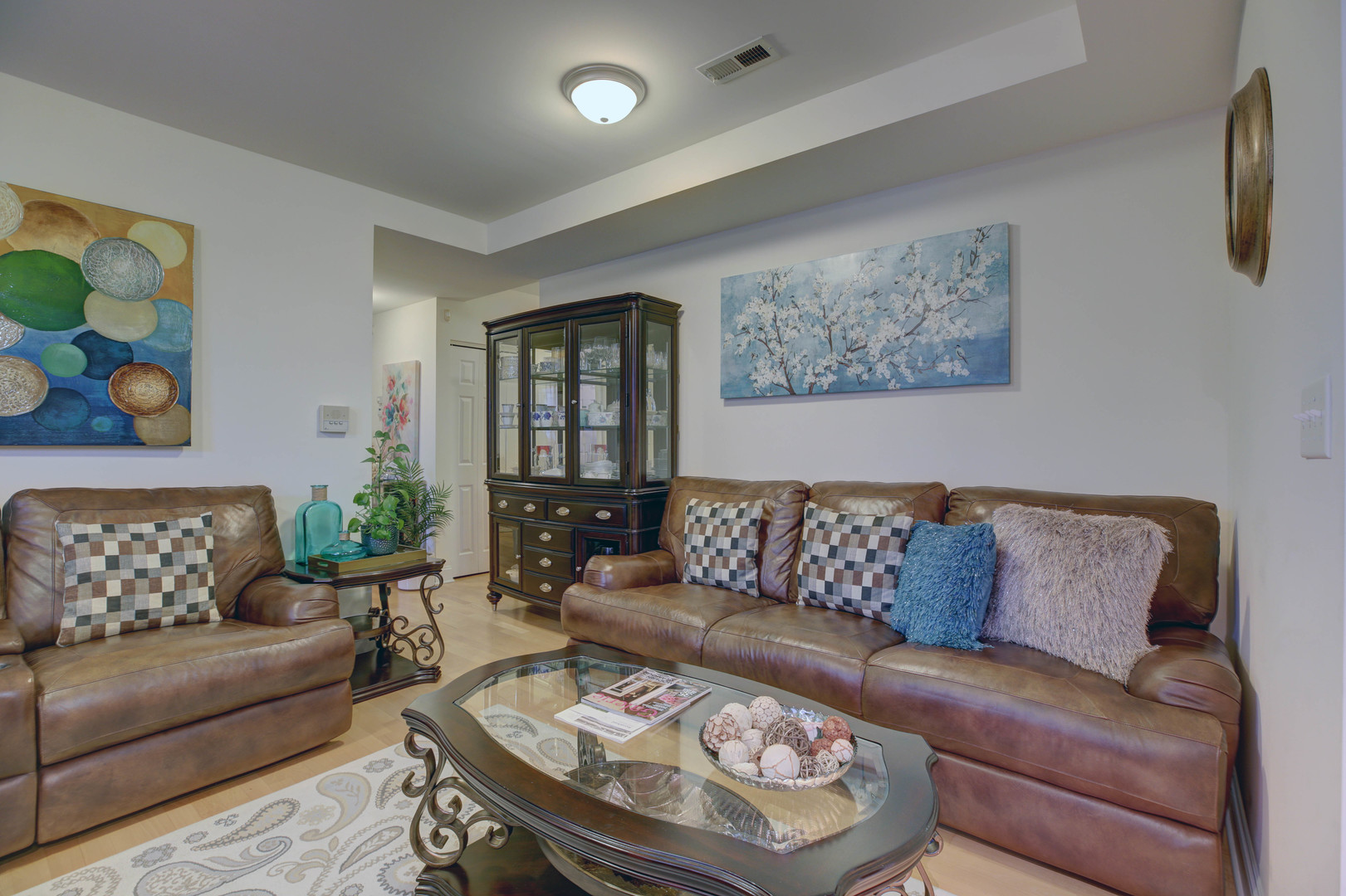7363 N Damen Avenue Unit: 104