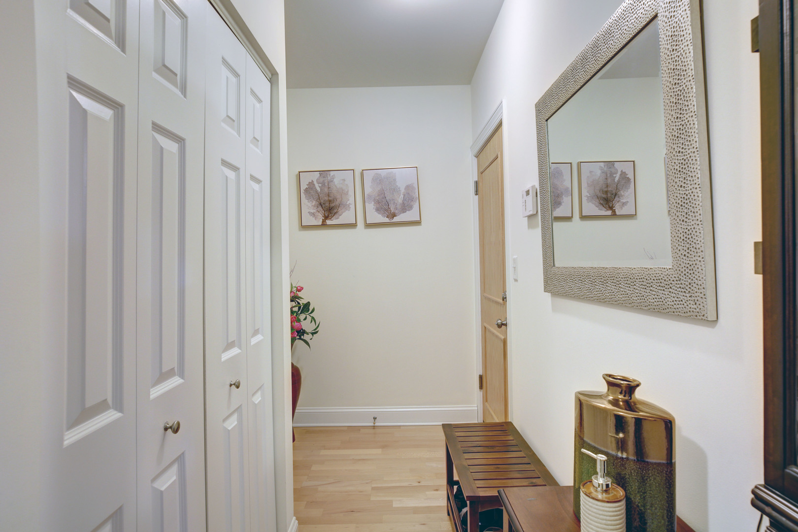 7363 N Damen Avenue Unit: 104