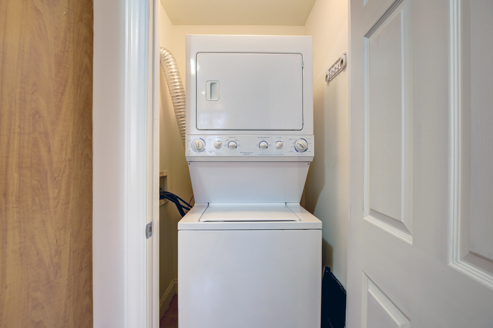 7363 N Damen Avenue Unit: 104
