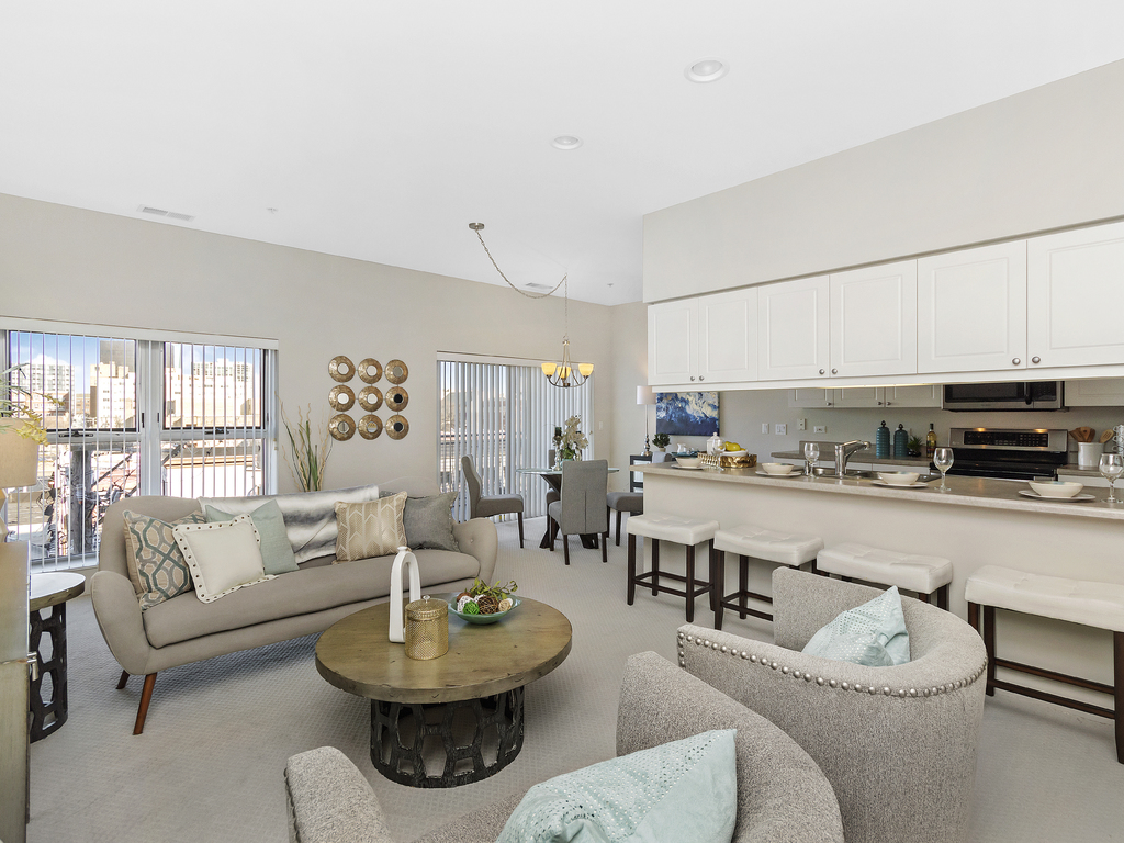 1236 CHICAGO Avenue Unit: 405