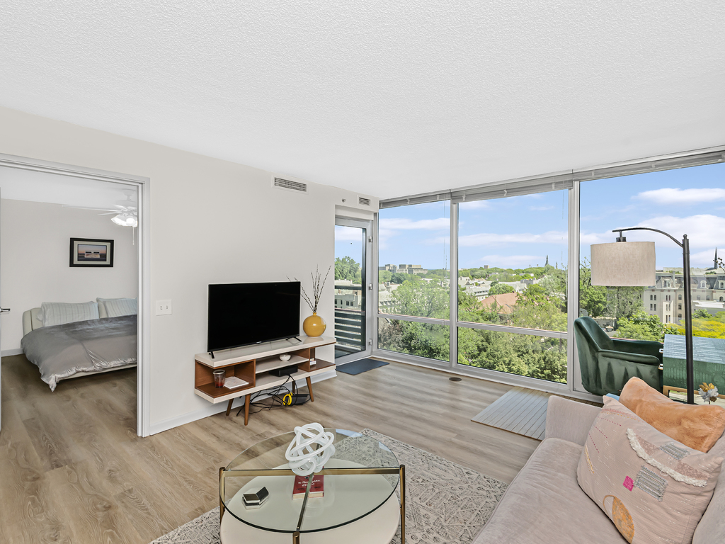 800 Elgin Road Unit: 907