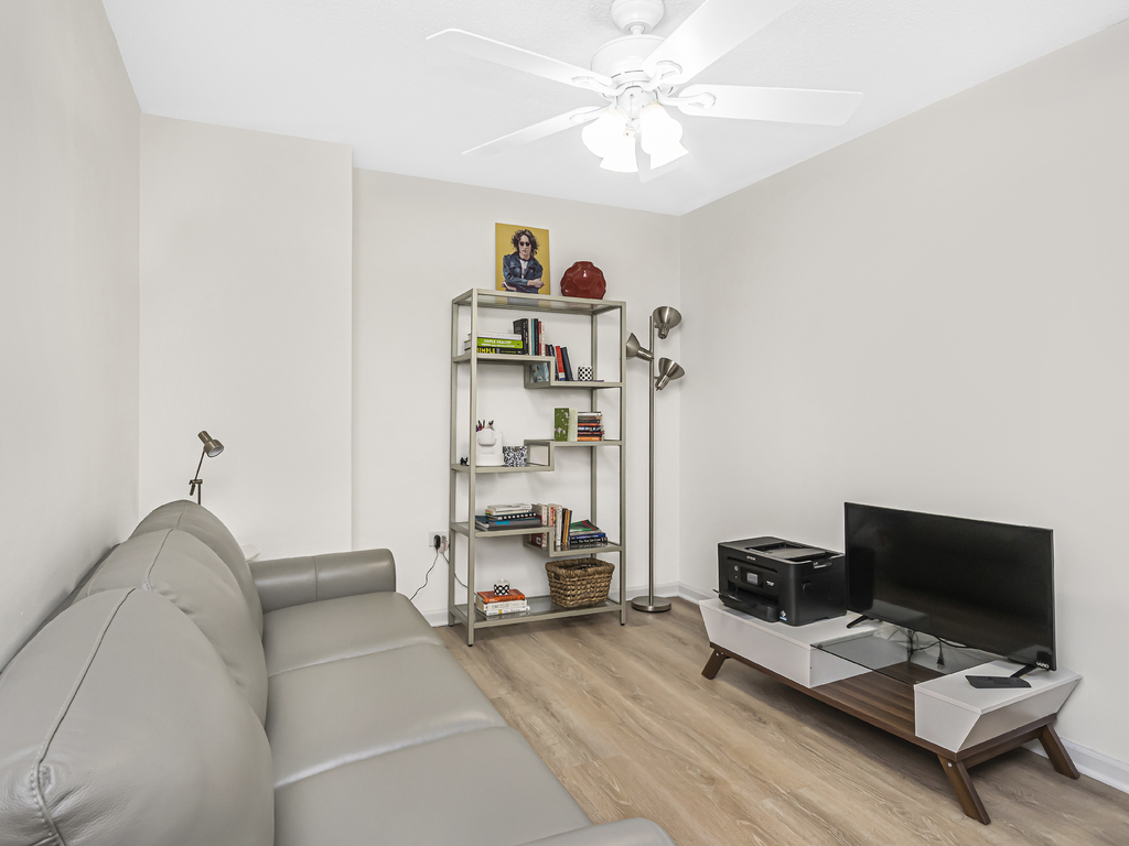 800 Elgin Road Unit: 907