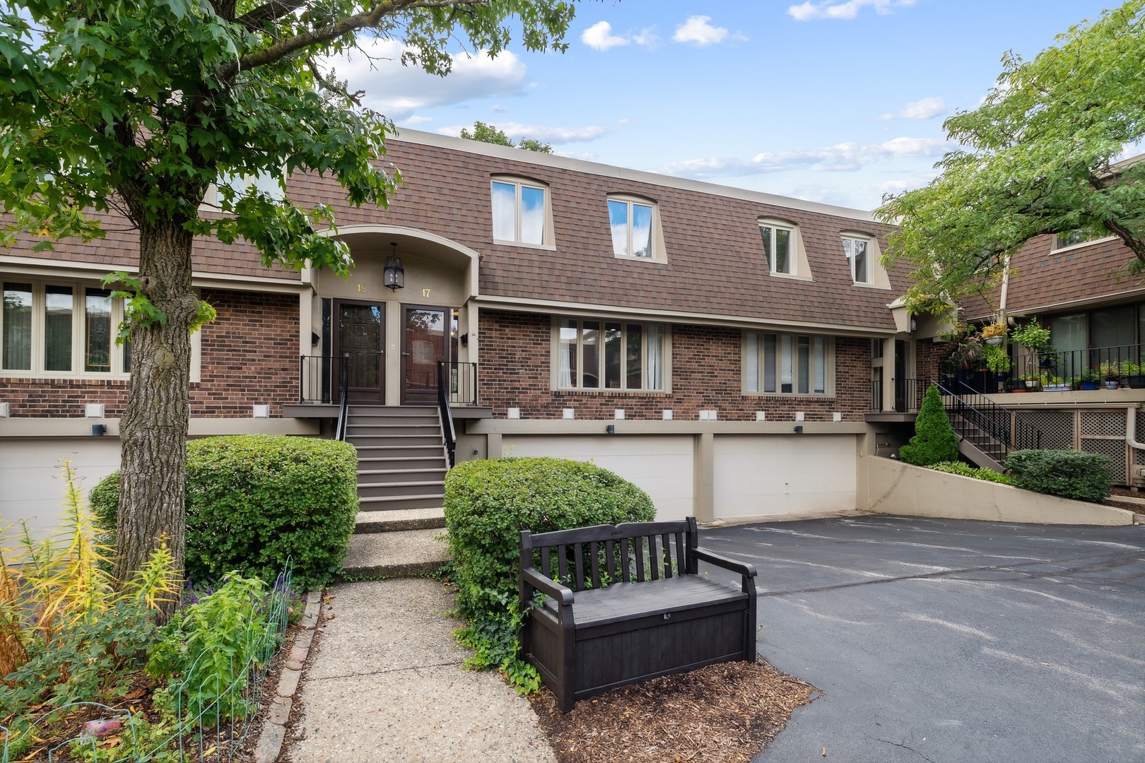 921 Harlem Avenue Unit: 17