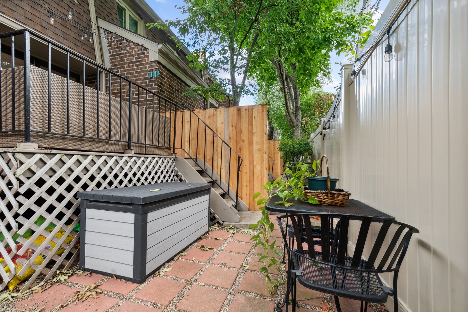 921 Harlem Avenue Unit: 17