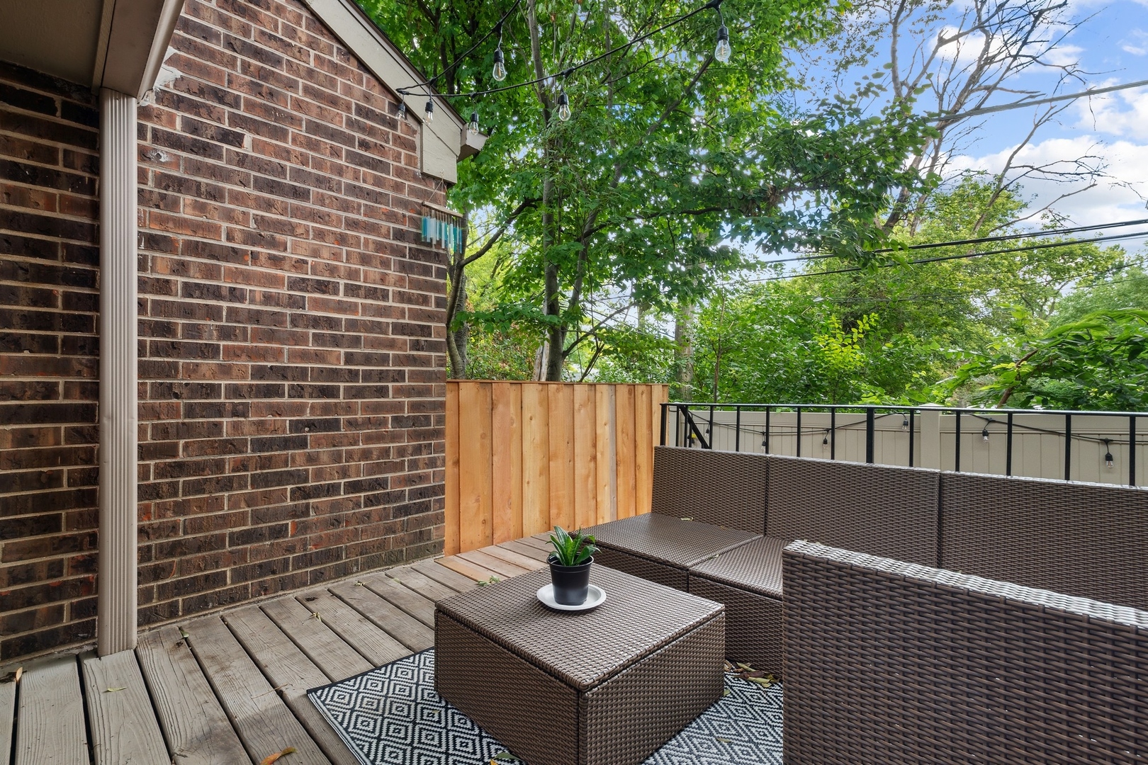 921 Harlem Avenue Unit: 17