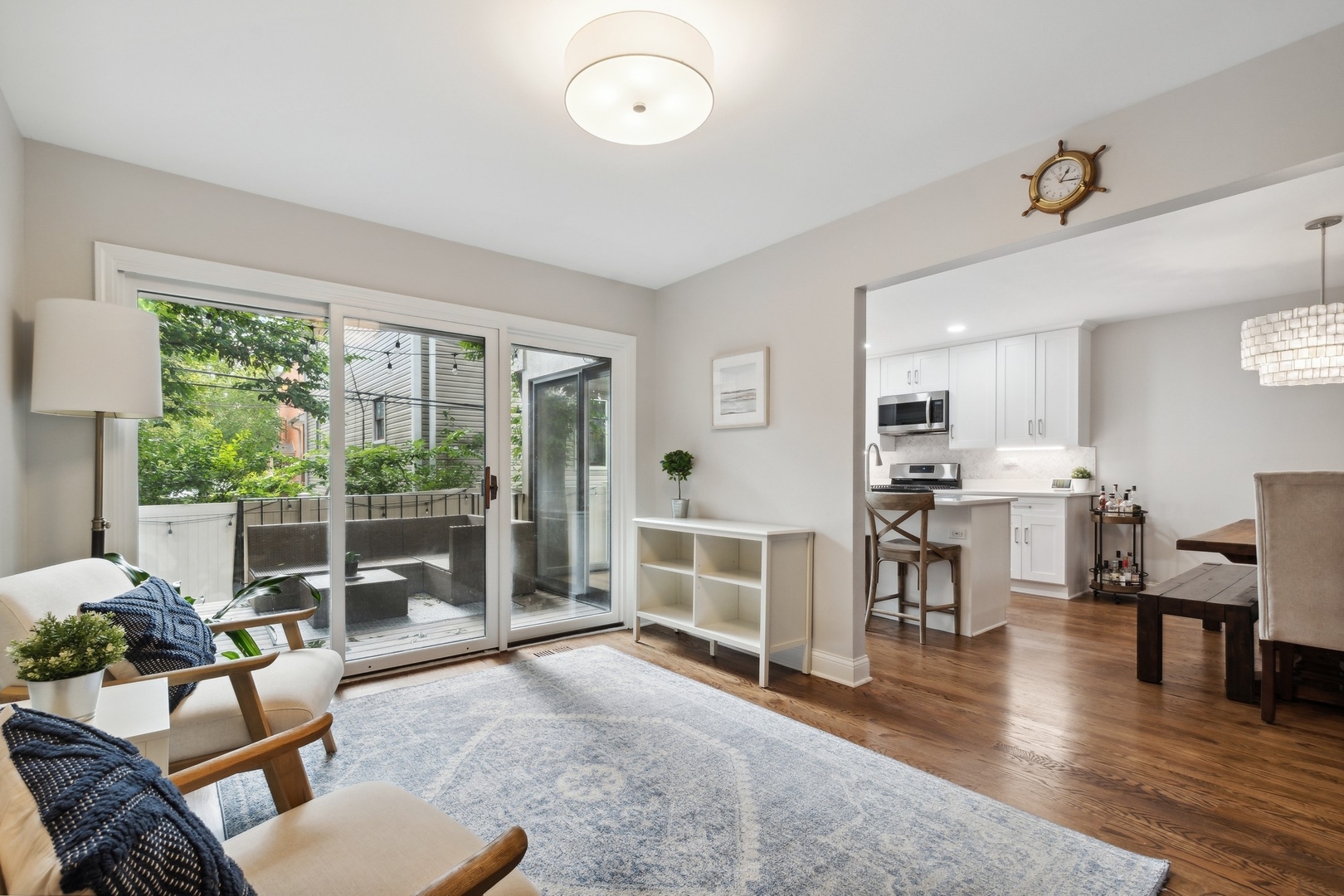 921 Harlem Avenue Unit: 17