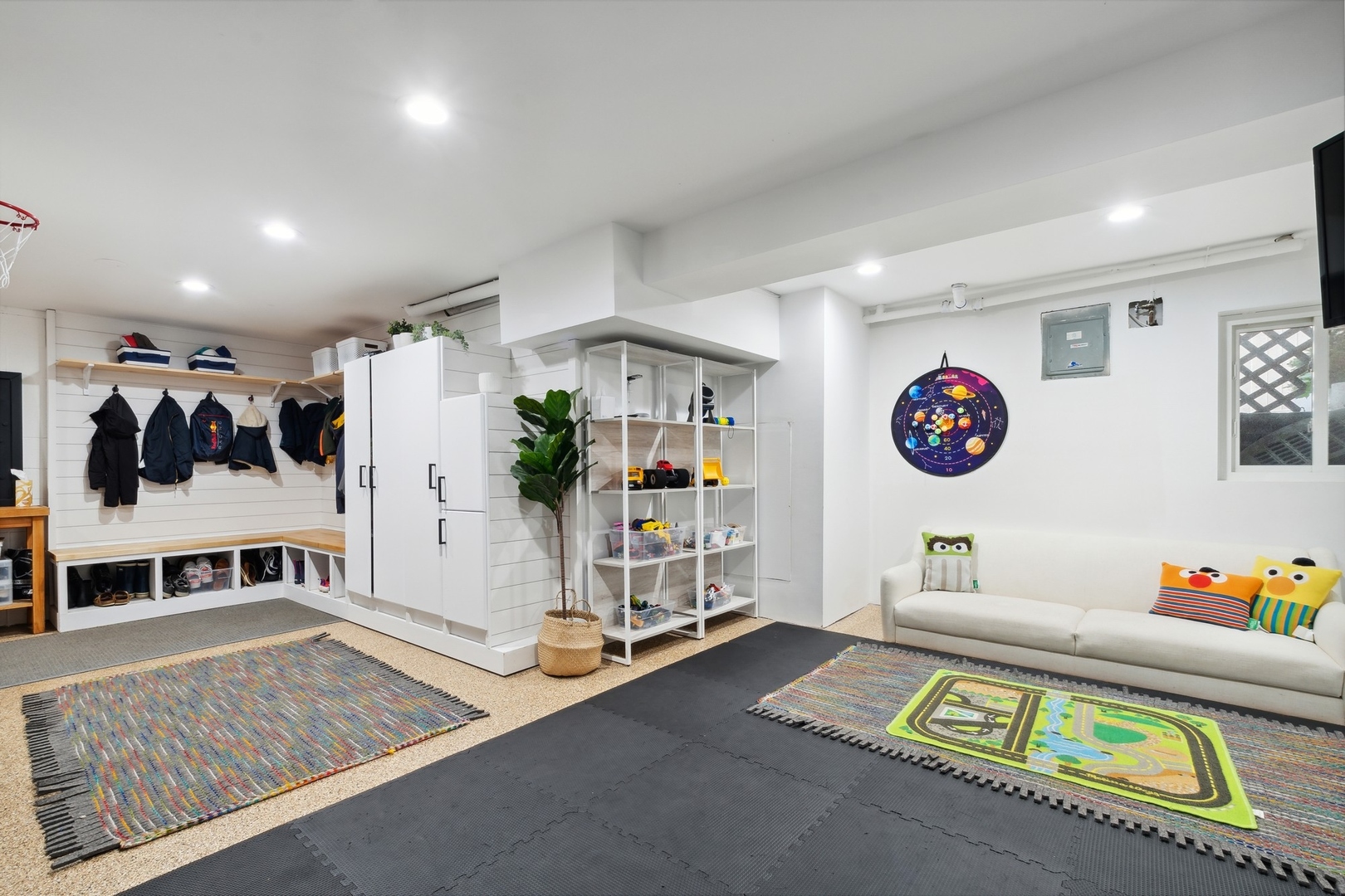921 Harlem Avenue Unit: 17