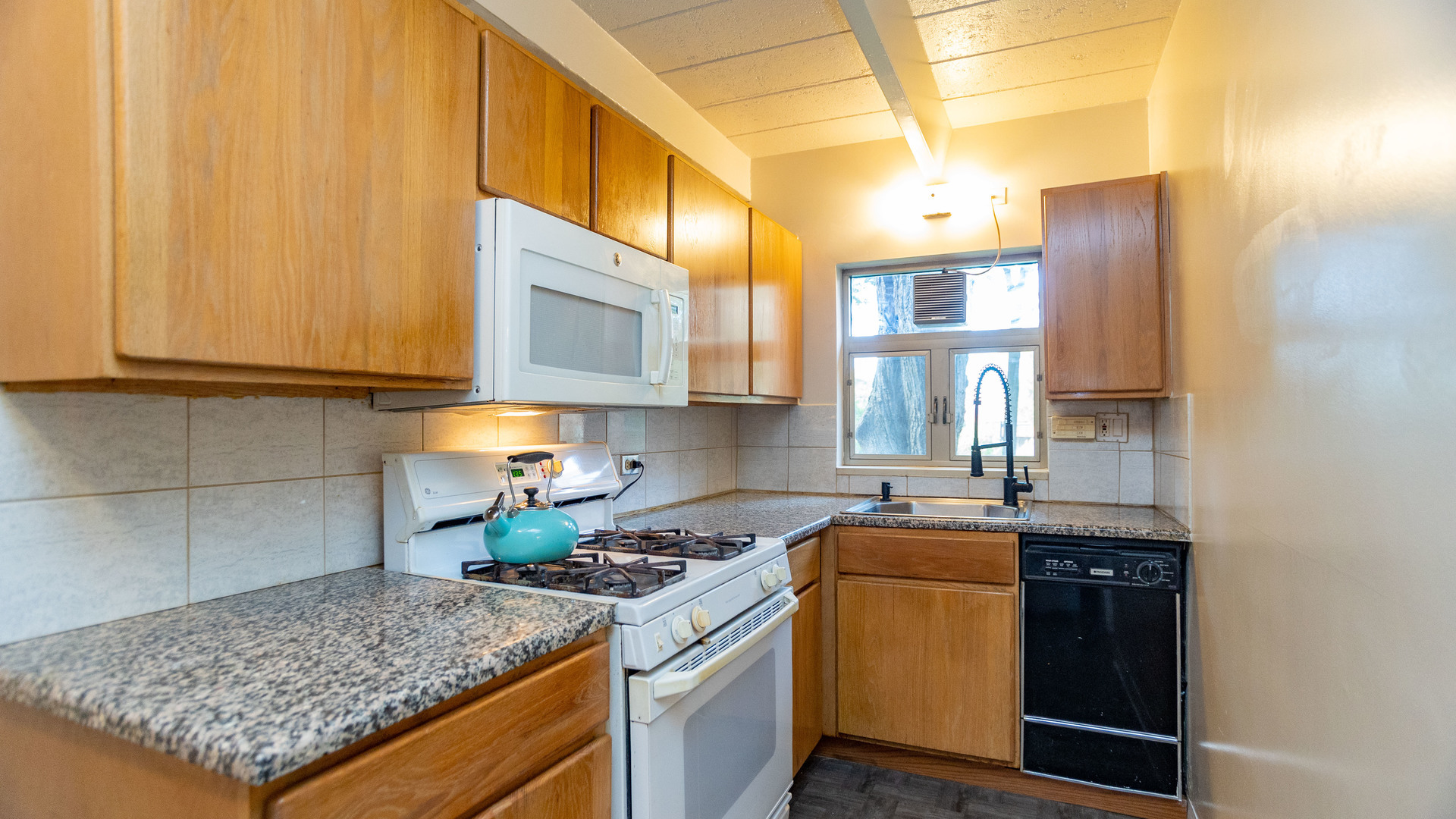 1856 Sherman Avenue Unit: 3SC