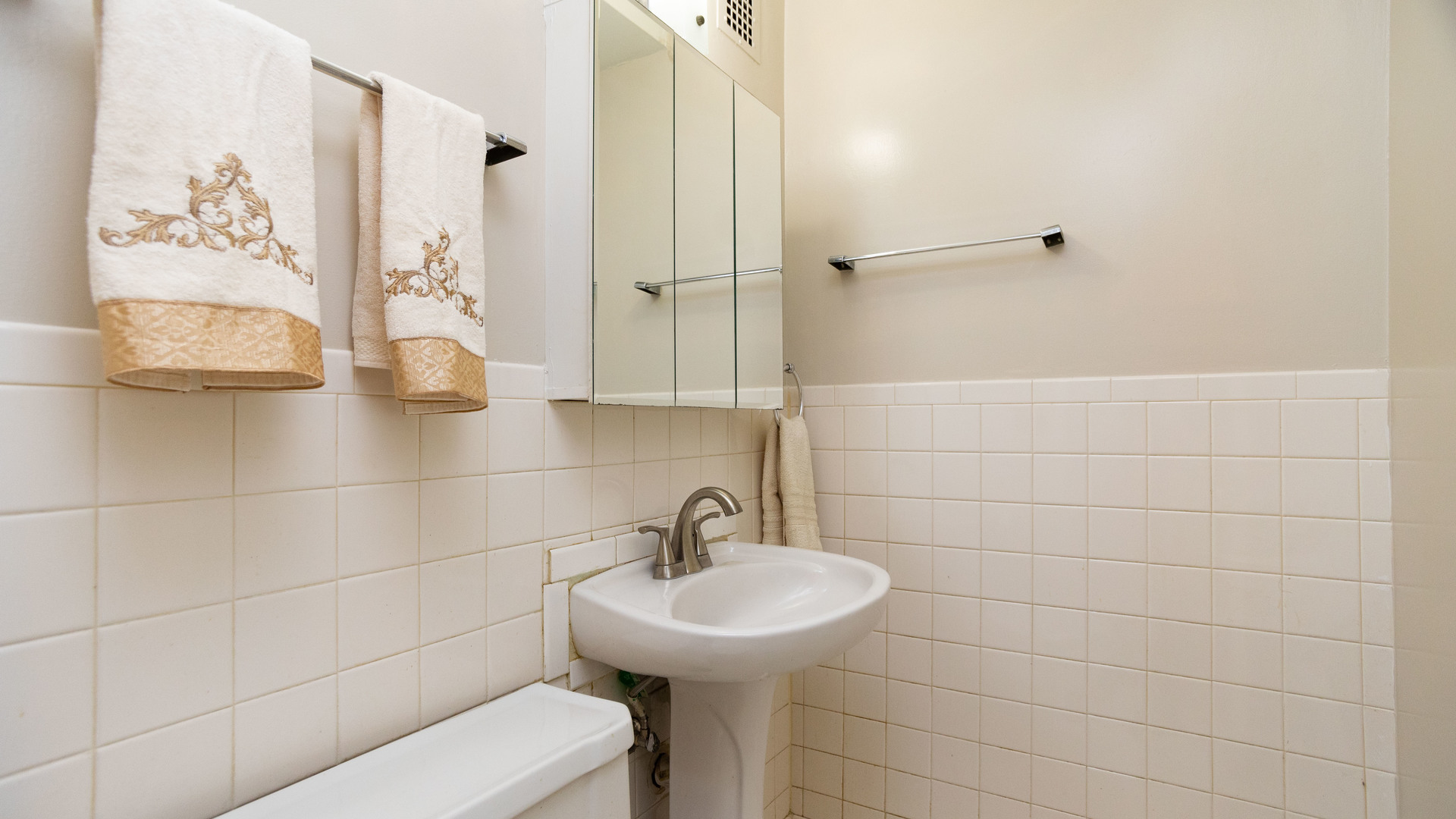 1856 Sherman Avenue Unit: 3SC