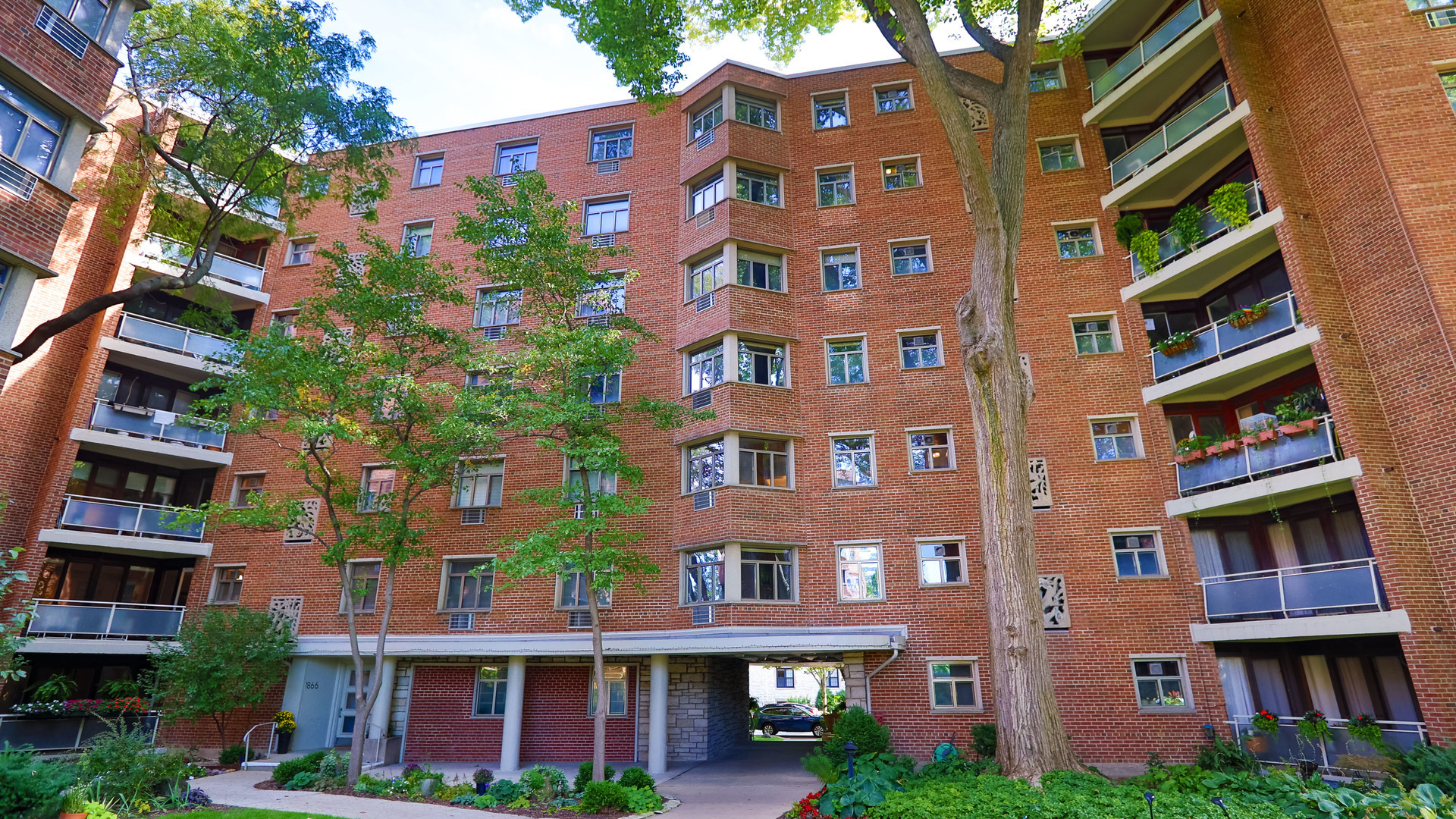 1856 Sherman Avenue Unit: 3SC