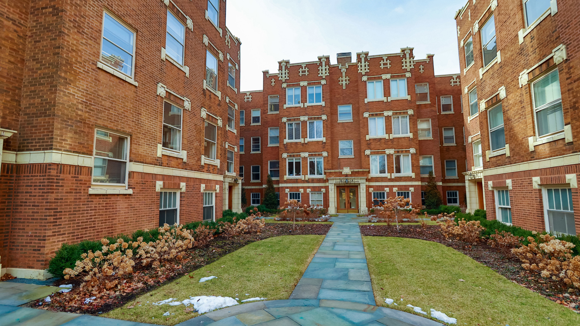 550 Michigan Avenue Unit: 3