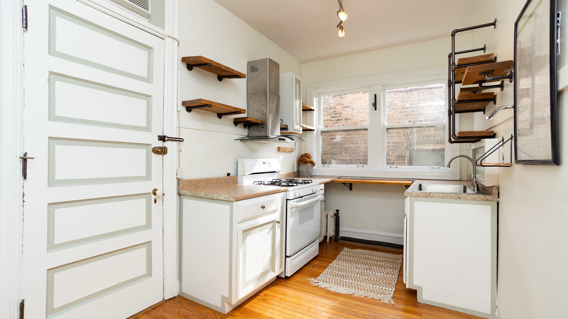 550 Michigan Avenue Unit: 3