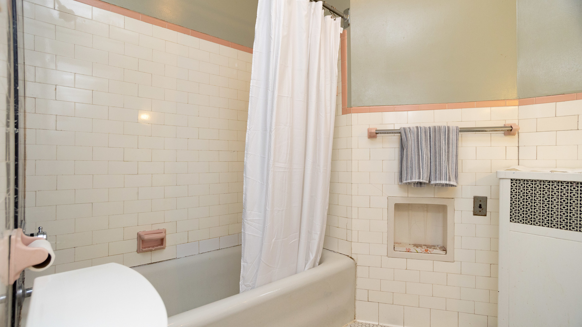 550 Michigan Avenue Unit: 3
