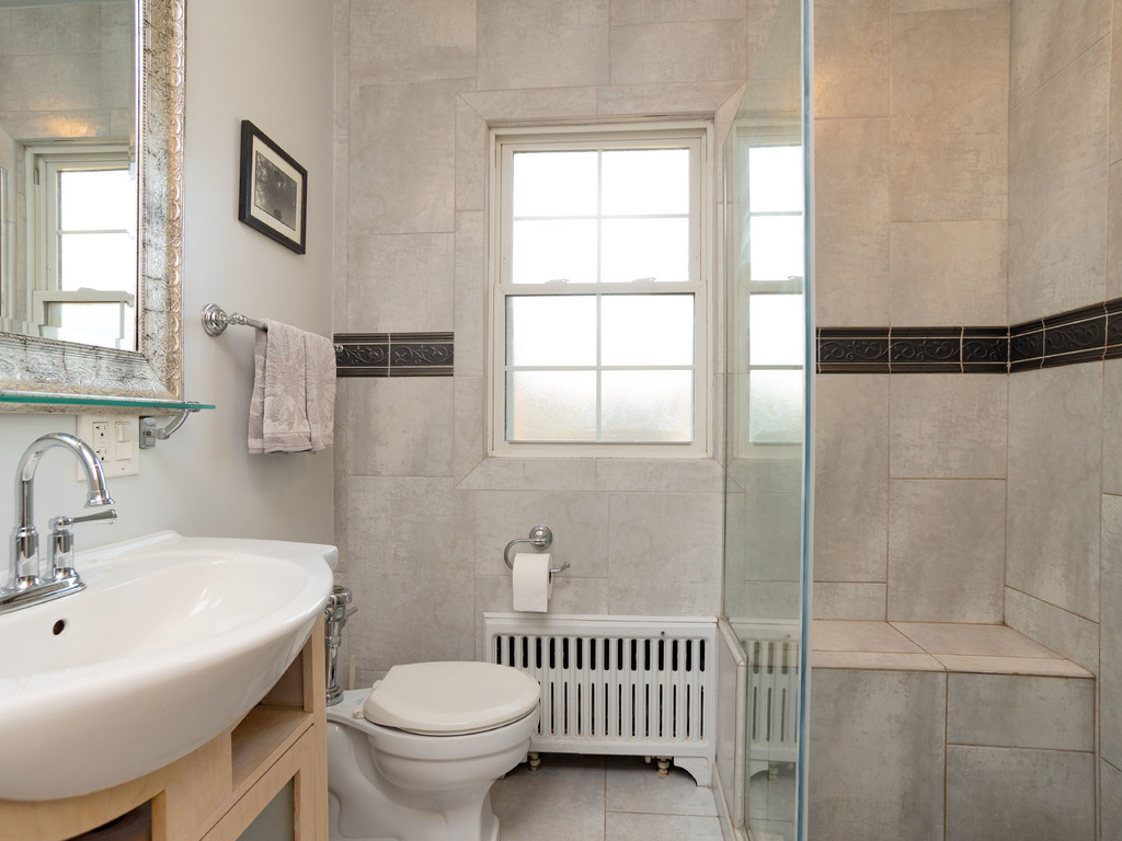 2252 Sherman Avenue Unit: 3