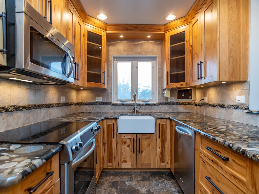 2252 Sherman Avenue Unit: 3
