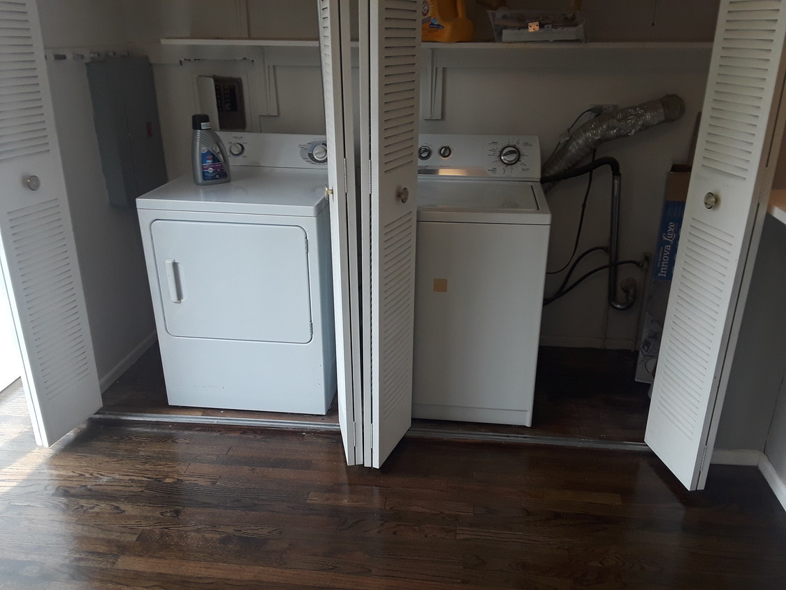 2012 N Larrabee Street Unit: 2