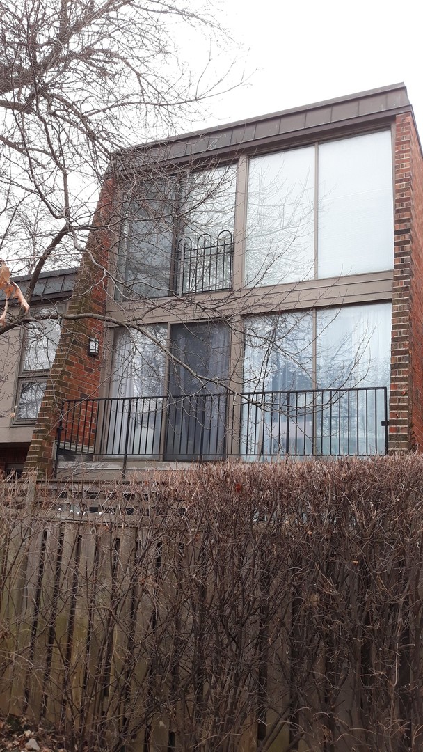 2012 N Larrabee Street Unit: 2
