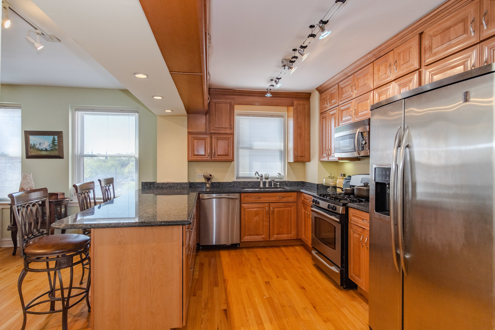 1585 RIDGE Avenue Unit: 409