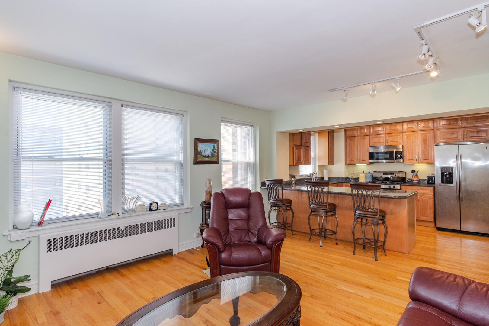 1585 RIDGE Avenue Unit: 409
