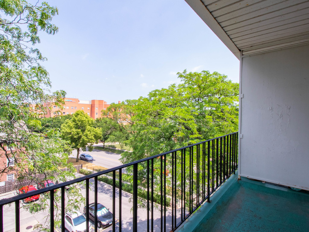 250 Ridge Avenue Unit: 5D