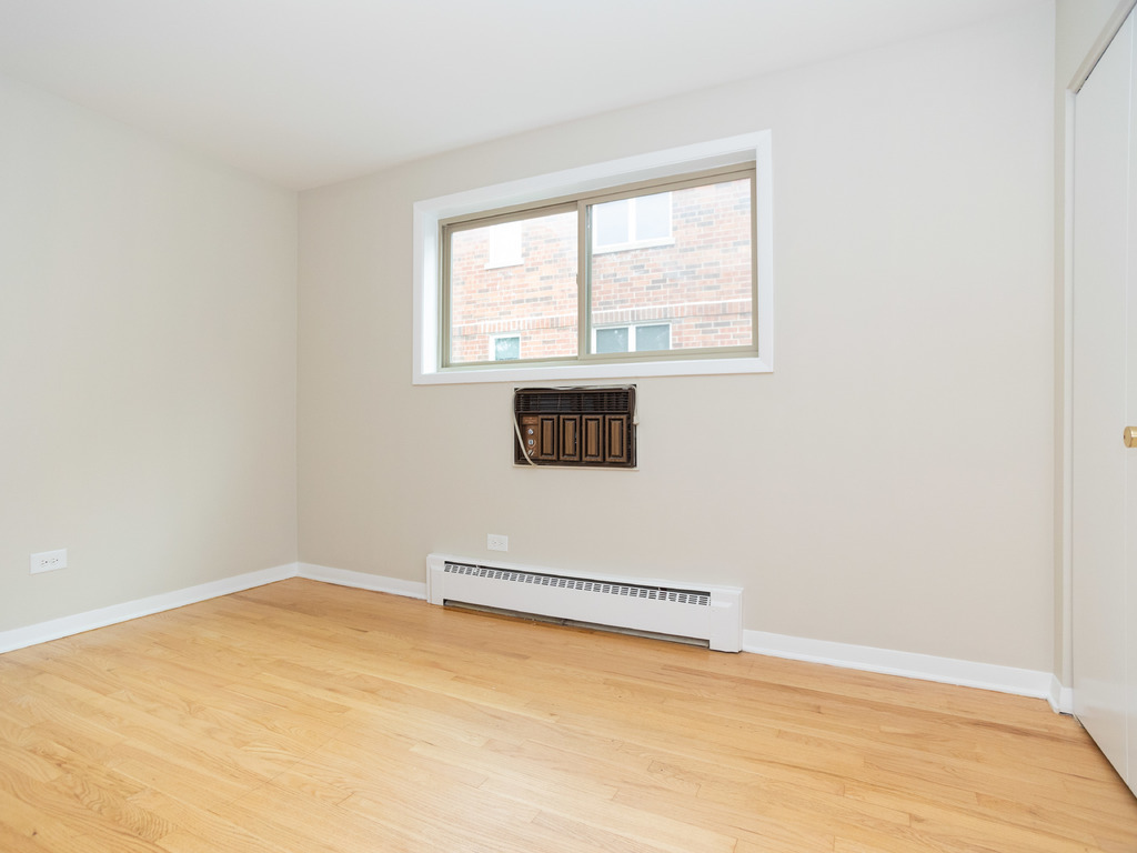 2710 Central Street Unit: 4W