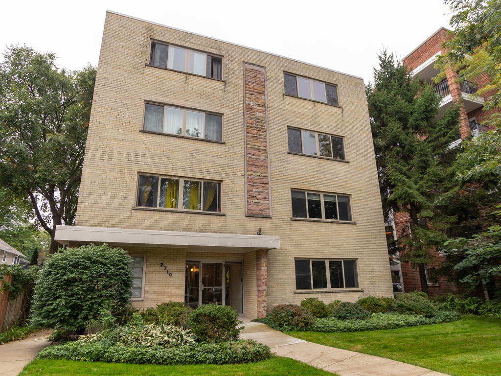 2710 Central Street Unit: 4W