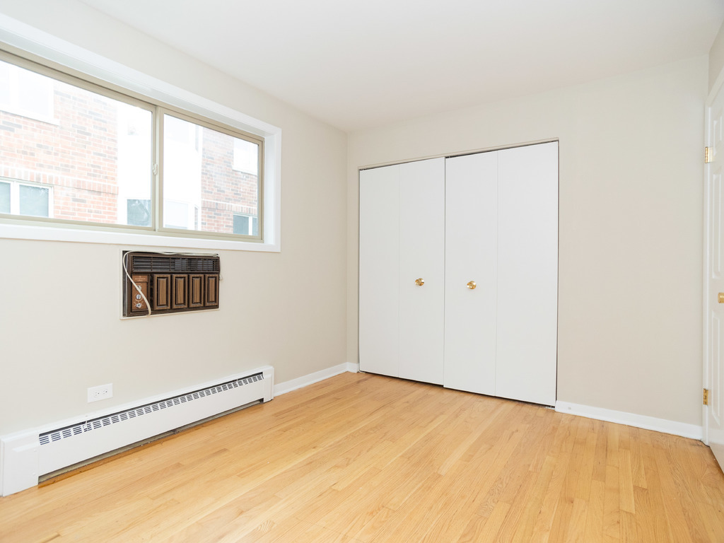 2710 Central Street Unit: 4W