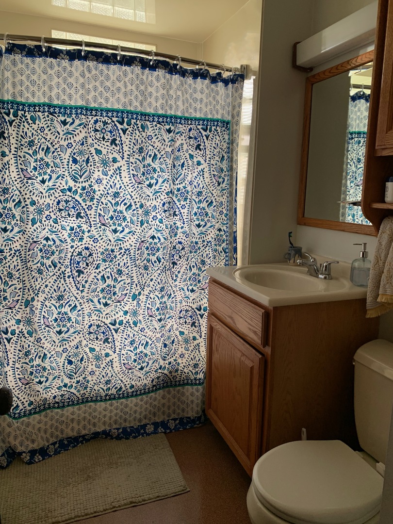 1230 Wesley Avenue Unit: 1