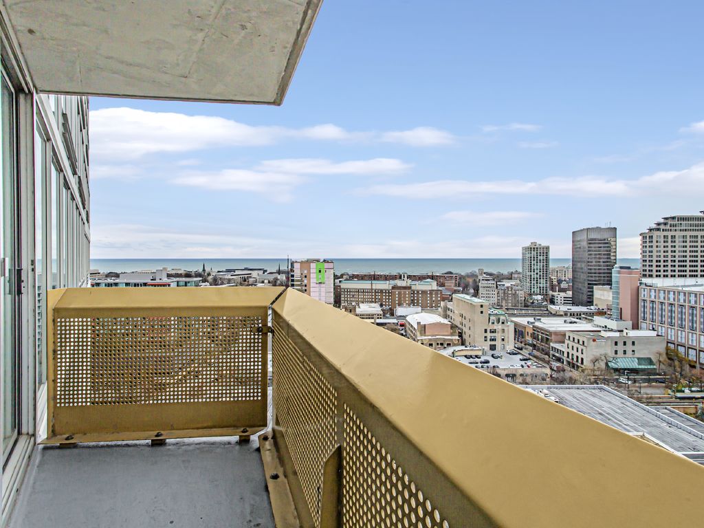 1720 Maple Street Unit: 2030